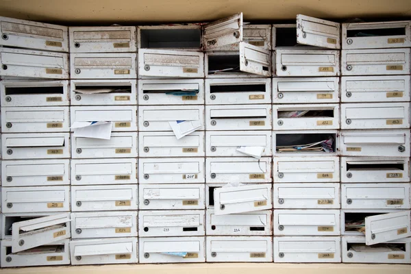 Cutii poștale vechi și deteriorate Imagini stoc fără drepturi de autor