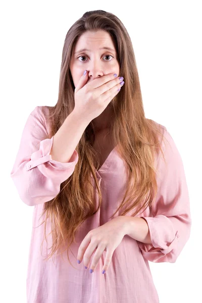 Besorgte Frau bedeckt Mund — Stockfoto