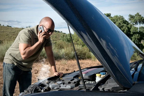 Kaputtes Auto — Stockfoto