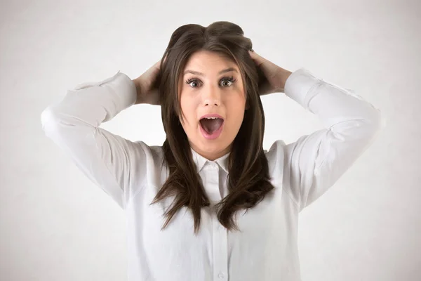 Mujer mirando sorprendida —  Fotos de Stock