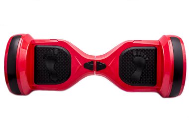 Kendi kendini dengeleyen iki tekerlekli sörf tahtası ya da kaykay motoru beyaz arka planda izole edilmiş. Gyroboard: beyaz arka planda kırmızı jiroskop. Yeni hareket