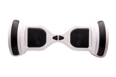 Kendi kendini dengeleyen iki tekerlekli sörf tahtası ya da kaykay motoru beyaz arka planda izole edilmiş. Gyroboard: beyaz arka planda beyaz jiroskop. Yeni hareket