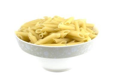 İtalyan pasta plaka üzerinde beyaz izole