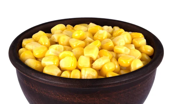 Sweet corn kernels i skål över vita — Stockfoto