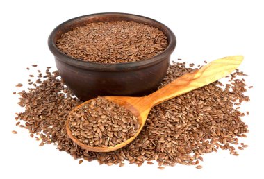 Seramik kase tahta kaşıkla beyaz b izole keten tohumu