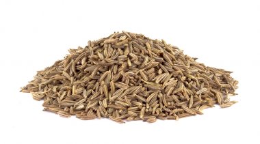 Kimyon tohumu veya beyaz arka plan üzerinde izole kimyon