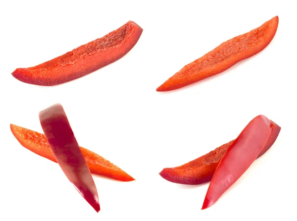 Rode paprika 's geïsoleerd op witte achtergrond — Stockfoto