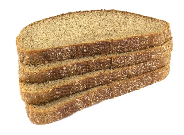 Rebanadas de pan de centeno, aisladas sobre un fondo blanco — Foto de Stock