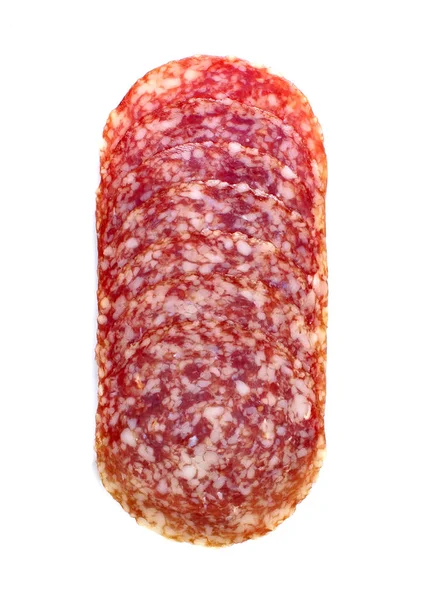 Kawałki kiełbasy salami izolowane na białym tle — Zdjęcie stockowe