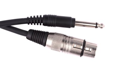 Stereo XLR 'dan ses kablosuna beyaz arkaplanda izole