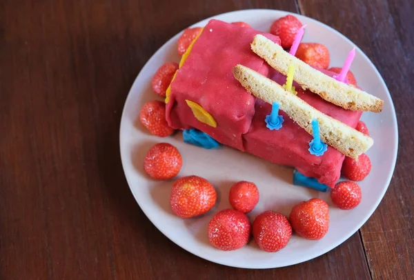 Születésnapi torta fiú öt éves — Stock Fotó