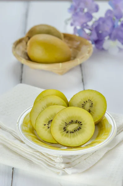 Goldene Kiwifrucht — Stockfoto