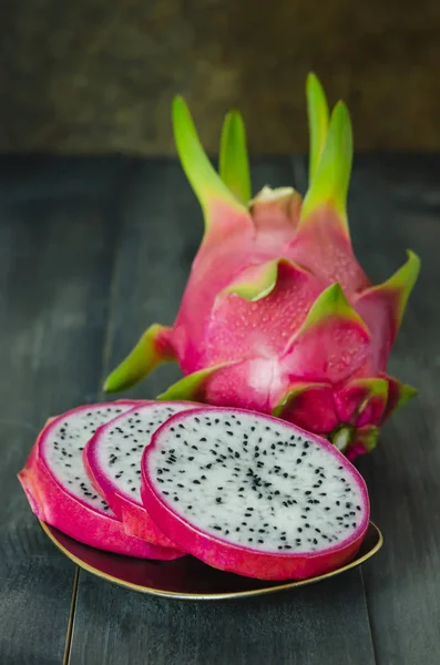 Verse dragon fruit — Stockfoto