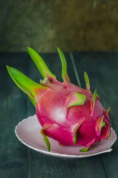 Verse dragon fruit — Stockfoto