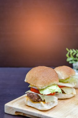 ev yapımı peynir Burger 