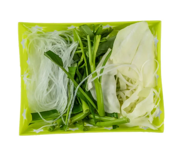 Verduras y vermicelli en cesta — Foto de Stock