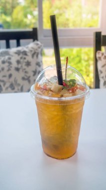 taze dilimlenmiş meyve kokteyli 