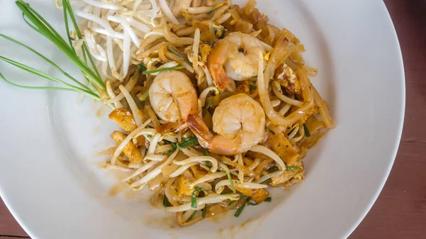 Pad thai noodles - Birds Eye View — Stock Photo, Image