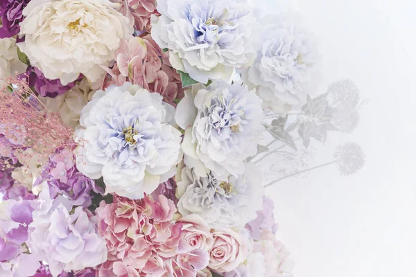 Színes, műanyag virágok Stock Kép