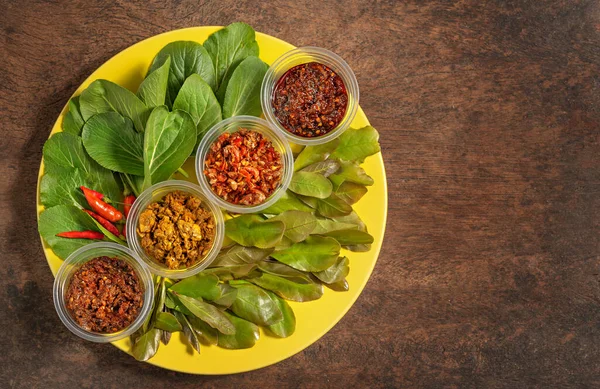 Thai Style Chili Paste Served Fresh Vegetables Yellow Plate Wooden — Stock Photo, Image