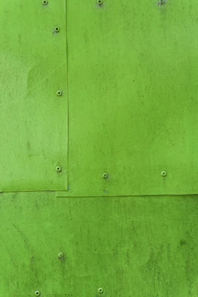 Alüminyum perçin ile sayfa arka planı yeşil boyalı