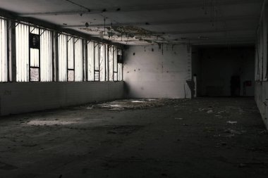Eski terk edilmiş depo 
