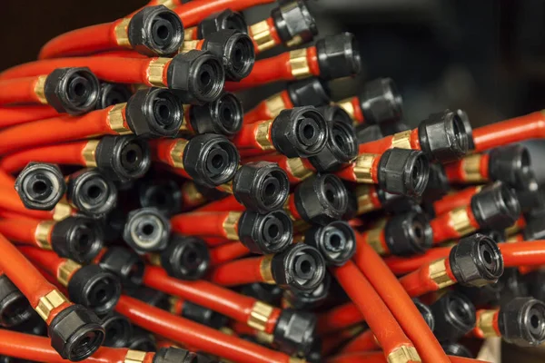 Mangueras de plástico rojo — Foto de Stock