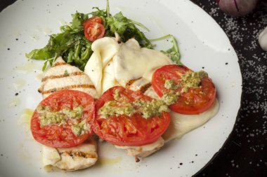 erimiş peynirli ızgara tavuk 