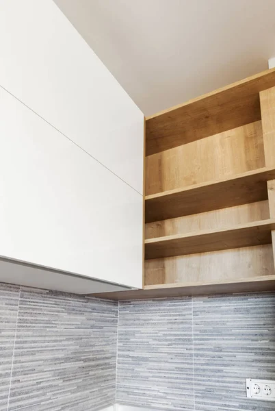 Houten plank in keuken — Stockfoto