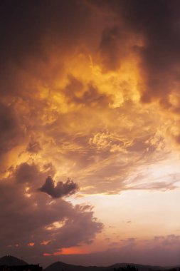 dramatik fırtınalı gökyüzü