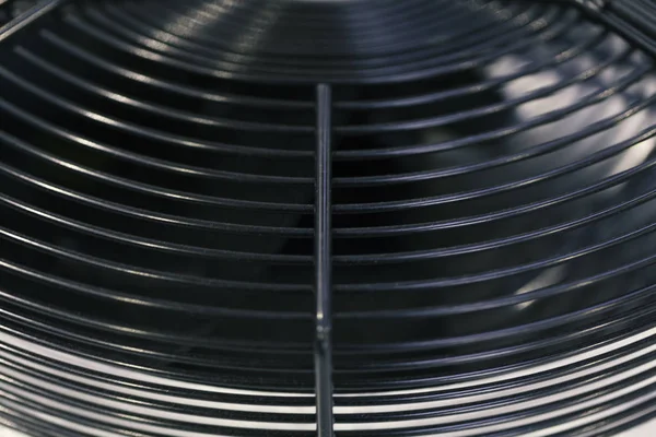 Industriële ventilator op het koellichaam eenheid — Stockfoto