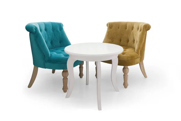 Duas cadeiras e mesa branca — Fotografia de Stock