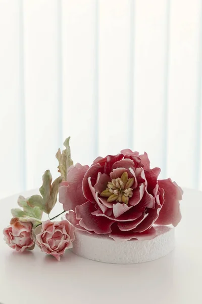 Bloemen gemaakt van marsepein — Stockfoto