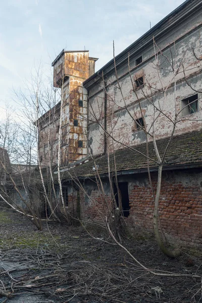 Старий покинуті будівлі — стокове фото