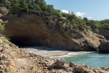 mağaralar ile gizli plajları