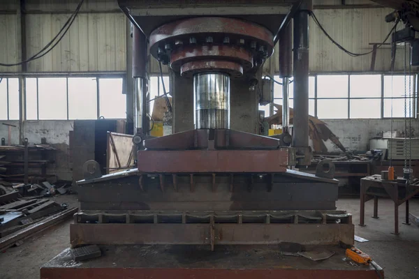 Hydraulic press for metal — Stock Photo, Image