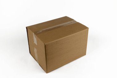 karton kutu, kapalı, beyaz arkaplan