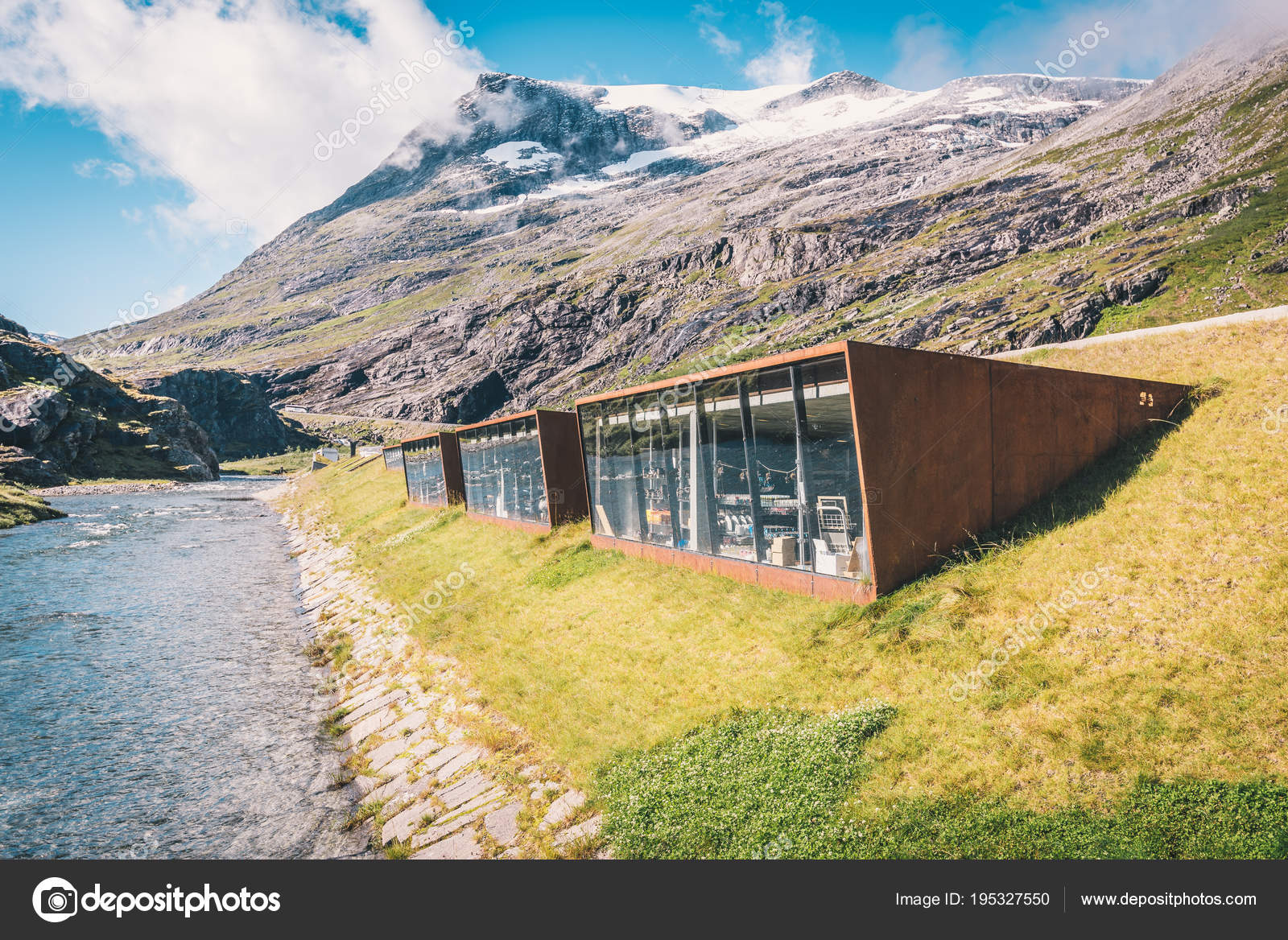 Amazing Old Wooden Traditional Norwegian Cabins Green Grass