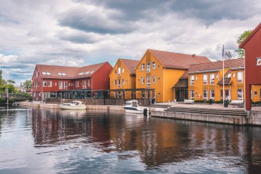İnanılmaz renkli Nordic ahşap mimarisi ve eski Kristiansand, Norveç parçası olarak İskandinav tasarım