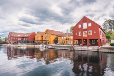 İnanılmaz renkli Nordic ahşap mimarisi ve eski Kristiansand, Norveç parçası olarak İskandinav tasarım
