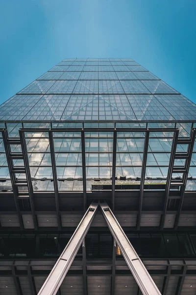 2016年3月 低角度拍摄的摩天大楼在伦敦市中心 美丽的现代建筑 — 图库照片