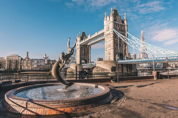 Svět Slavný Tower Bridge Nad Řekou Temží Jasného Slunečného Dne — Stock fotografie