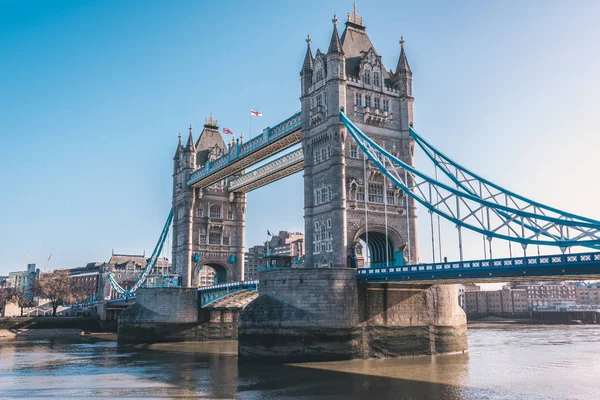 Weltberühmte Turmbrücke Über Der Themse Einem Strahlend Sonnigen Tag Nationalsymbole — Stockfoto