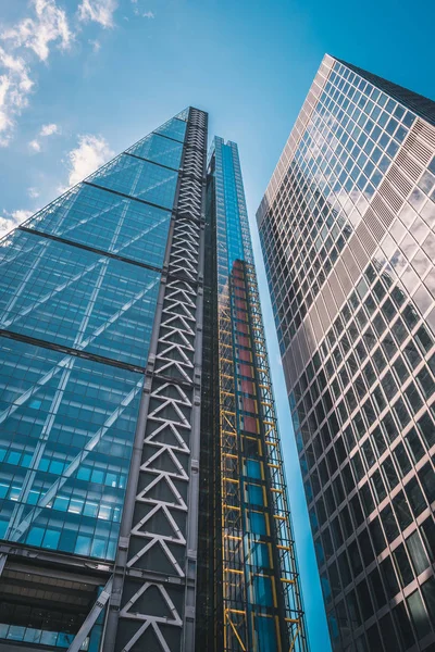 2016年3月 低角度拍摄的摩天大楼在伦敦市中心 美丽的现代建筑 — 图库照片