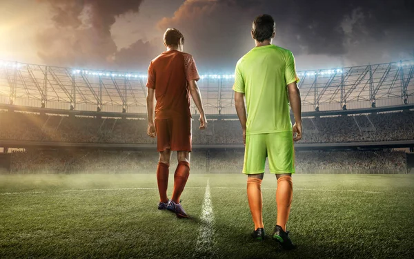 Jugadores de fútbol en el estadio de fútbol — Foto de Stock