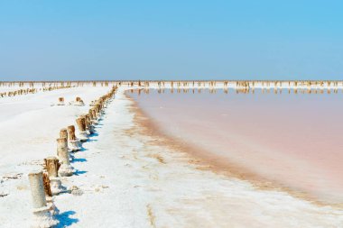 Pembe tuz ile Tuz Gölü