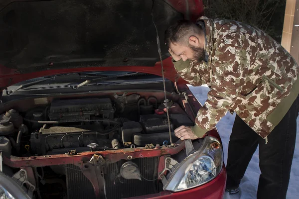 Mechanic wonders what went wrong in the car.
