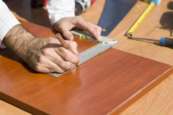 Carpinteiro Significa Distância Usando Ângulo Lápis — Fotografia de Stock