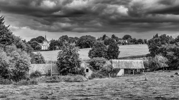 Hambare Mediul Rural Din Normandia Într Plină Nori — Fotografie, imagine de stoc
