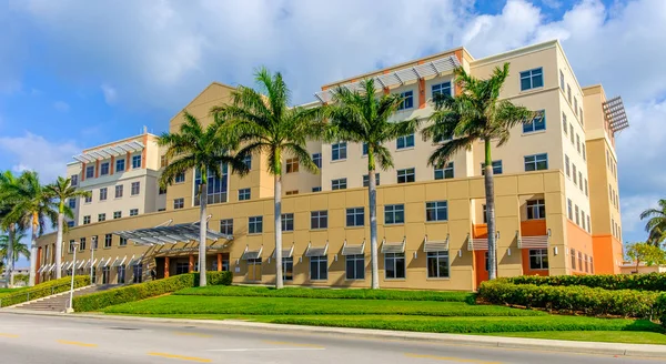 Grand Cayman, Cayman Islands, Mart 2018, hükümet yönetim George Town Binası